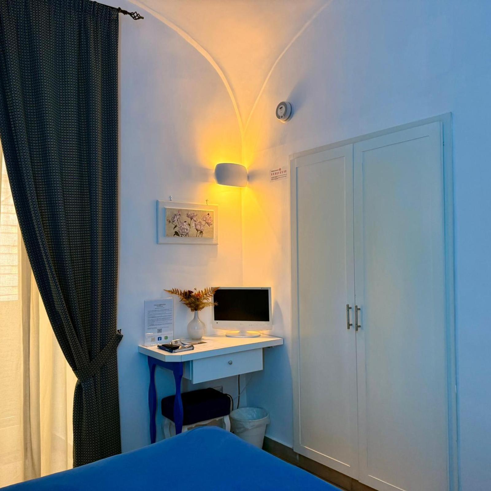 Chiaia Suites Neapol Pokoj fotografie